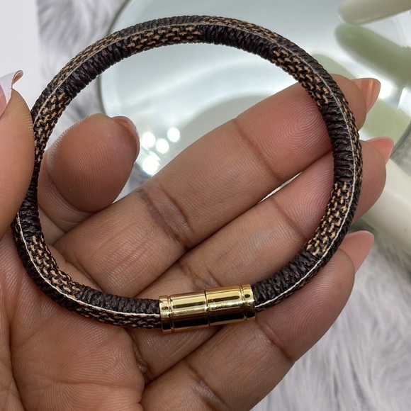 Brown And Black Pattern Magnetic Clasp Bracelet - Picture 7 of 11